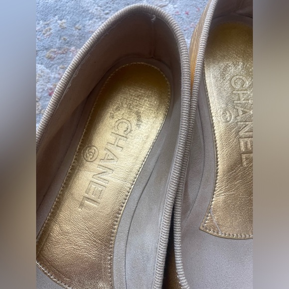 Chanel Gold Ballet Flats 35 - Picture 2 of 8